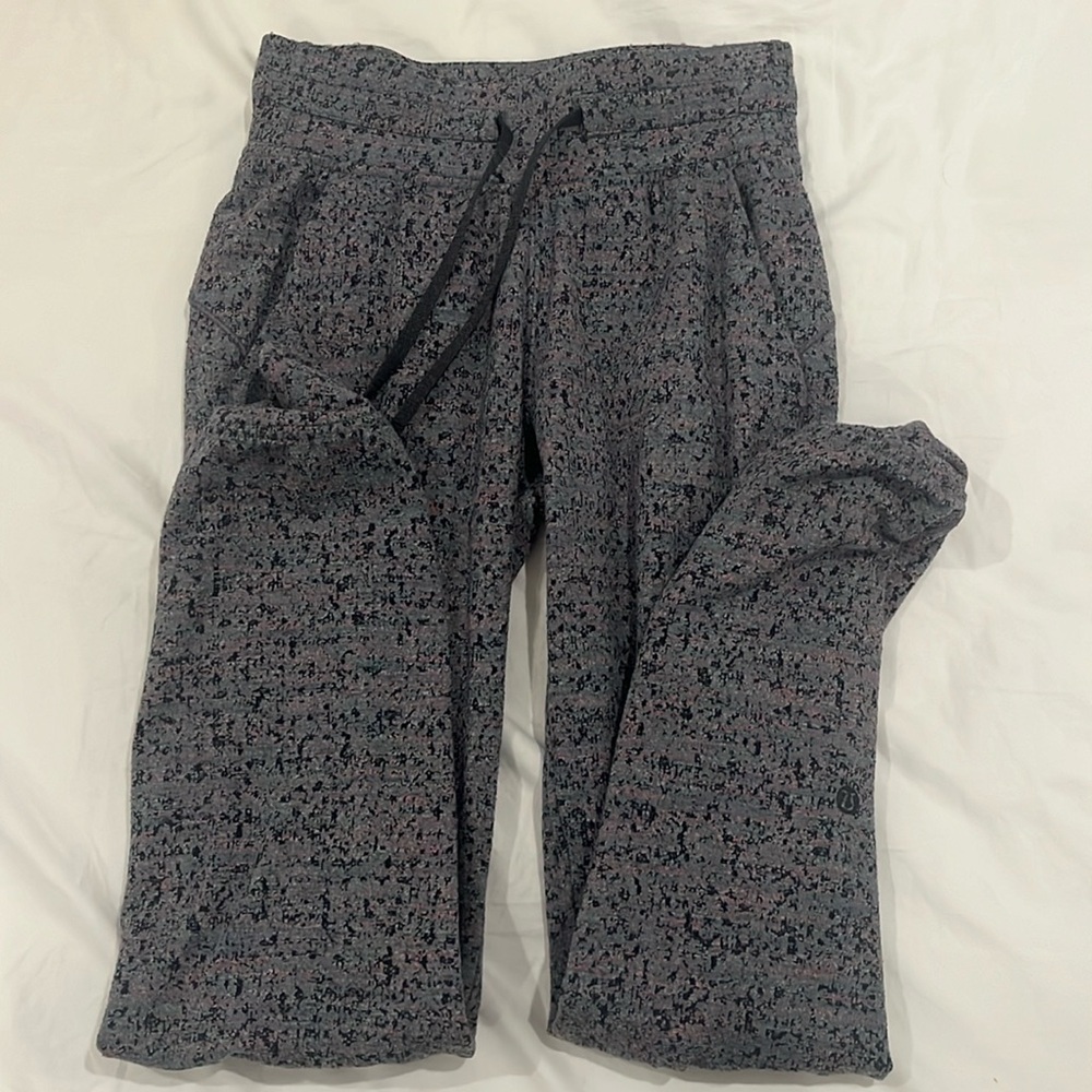 LULULEMON JOGGERS!!